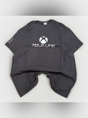 Xbox One Launch T-shirt Day One Queen Nepertari Size Medium 2013 Video Game Tee